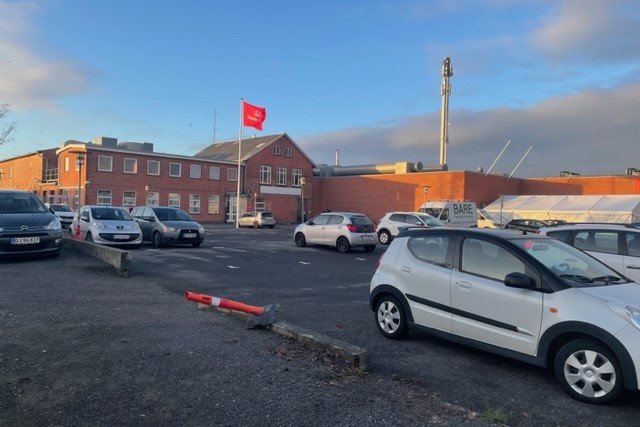 Bombetrussel mod slagteri og Borgerservice i Rønne