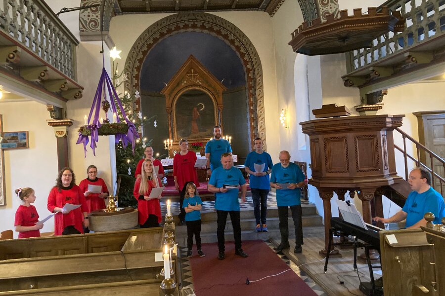 Sangl�rkerne fejrer 30-�rs jubil�um i Vestermarie