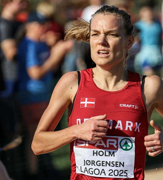 Anna Holm i landholdstr�jen