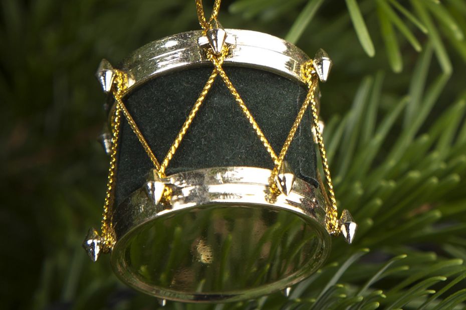 H�jt fra tr�ets gr�nne top str�ler juleglansen