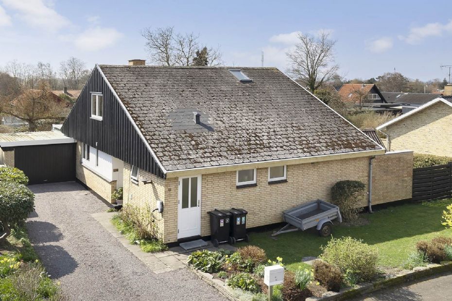 Indflytningsklar familievilla i R�nne Nord