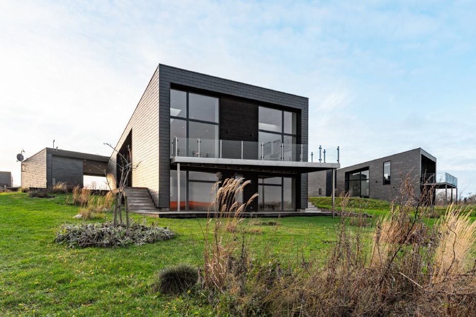 Panoramisk ferievilla med udsigt over �sters�en