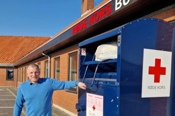 R�de Kors f�r meget genbrugst�j