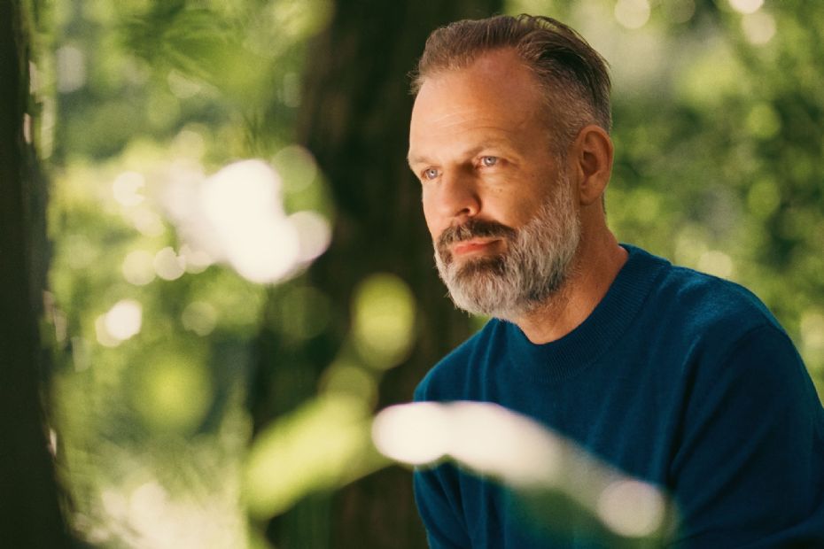 Henrik Lindstrand g�ster Svanekegaarden