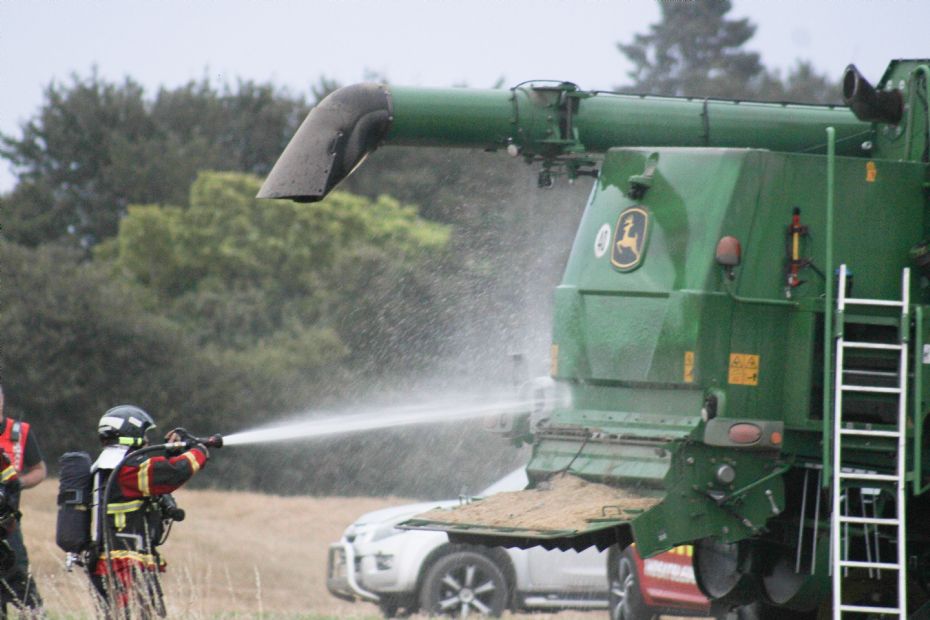 Brand i mejet�rsker ved Nyker