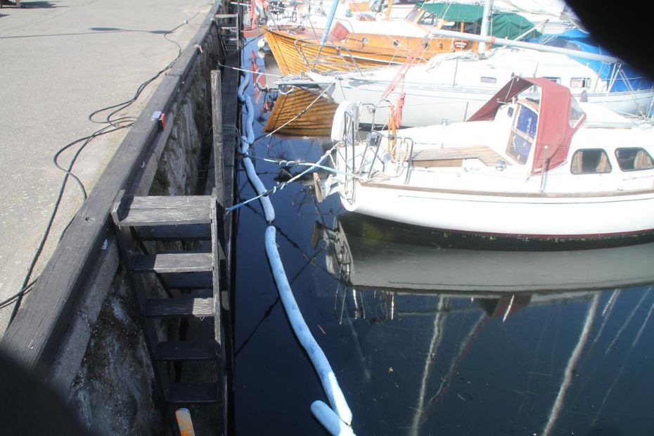 Mindre olieforurening i Svaneke Havn