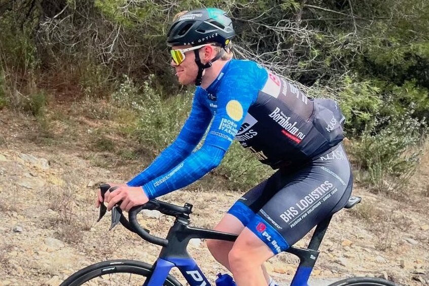 Niklas Larsen tilbage som professionel cykelrytter