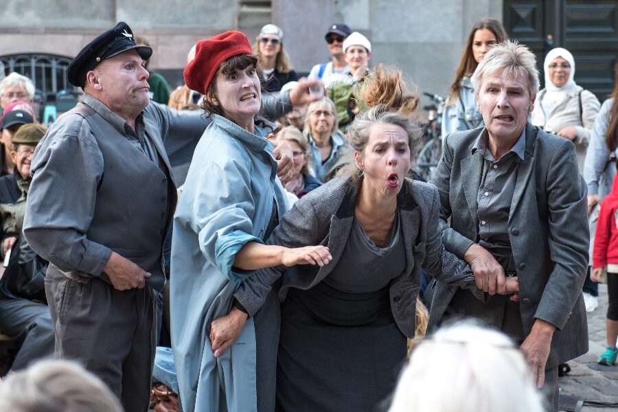 Gadeteater trak 900 g�ster