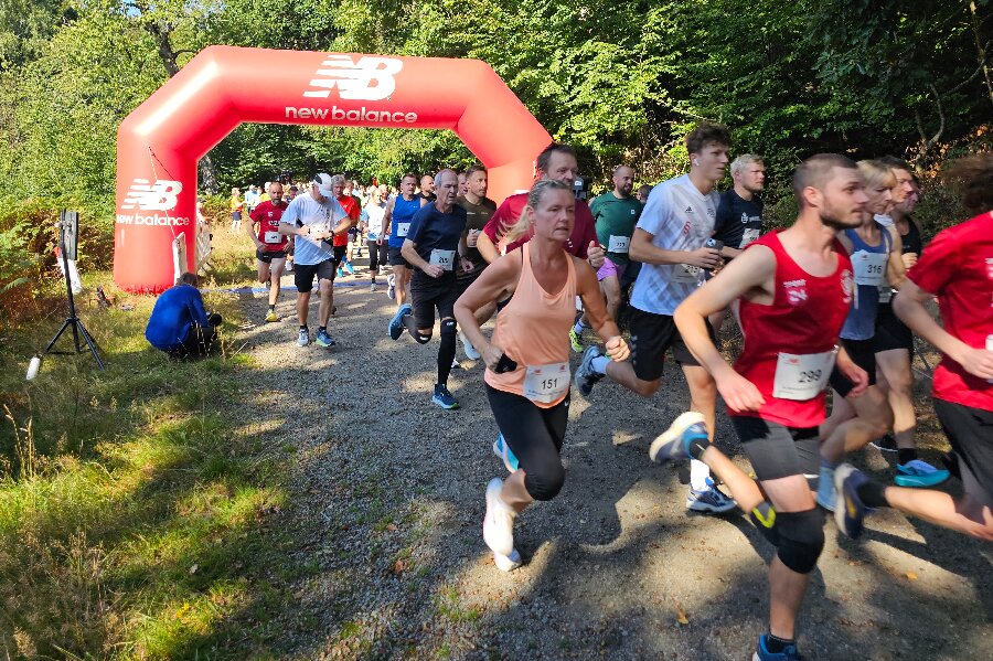 Almindingsl�bet runder 55 �r