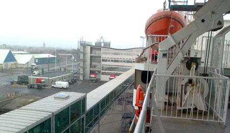 H�jvandsmur kan lukke K�ge Havn