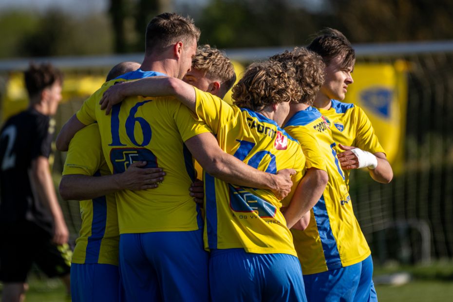 NB Bornholm stormer frem