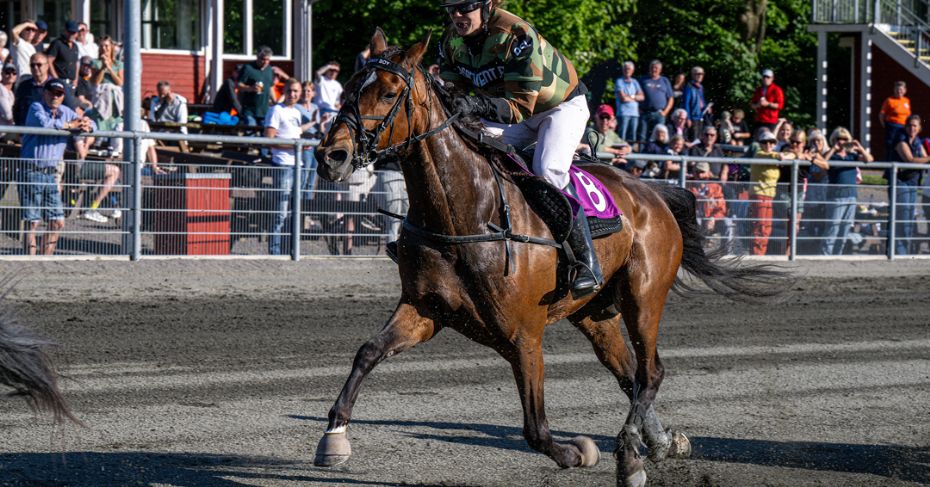 Schou-Lund f�rer �rets mont�serie