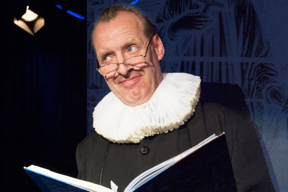 To dage med skarp satire p� R�nne Theater