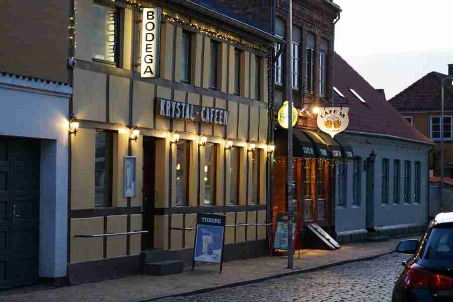 Uro p� v�rtshus i R�nne