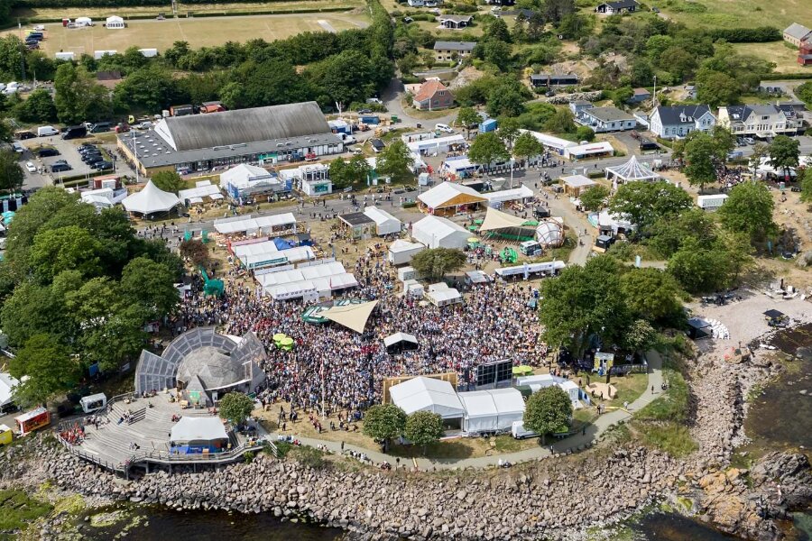 Folkem�det beder om st�rre kommunalt tilskud