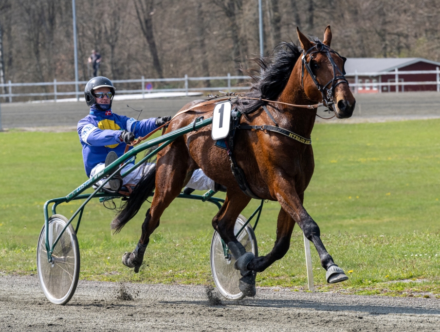 Mads K. Mogensen i klar front i Ungdomsserien