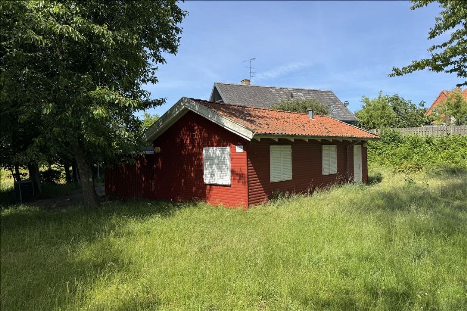 Hytten ved Friluftsscenen solgt i overbud