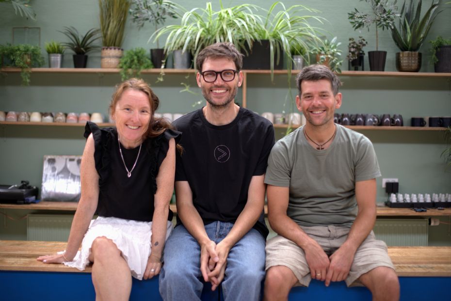 Pinsekirken inds�tter nyt pr�steteam