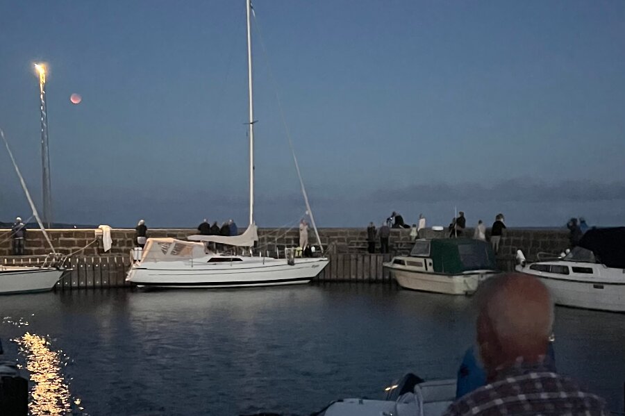 Sj�ldent vejrf�nomen trak folk til Arnager