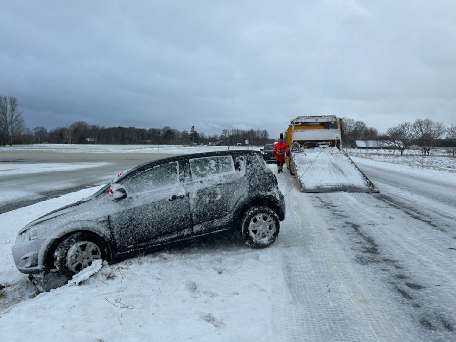 Snefygning aftaget � men fortsat glatte veje