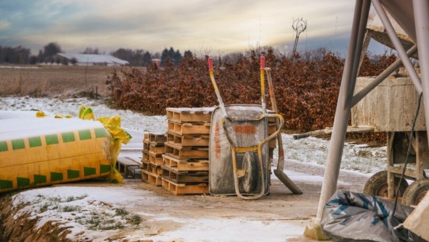 Tirsdag 13-1-26 - 22:23 Manglen p� h�ndv�rkere bremser byggerier