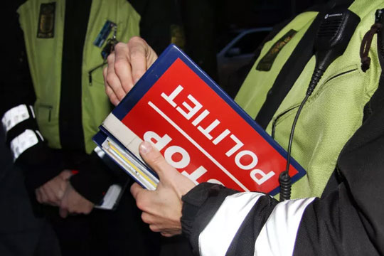 K�rte bil uden k�rekort i Sandvig