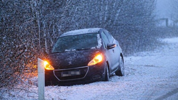 Tirsdag 27-1-26 - 05:39 Sne og fygning giver glatte veje p� Bornholm