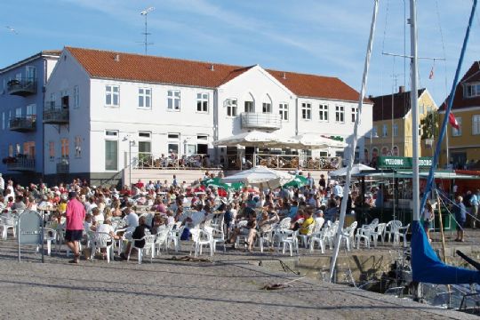 H�iers Gaard i Allinge leverer igen solidt overskud