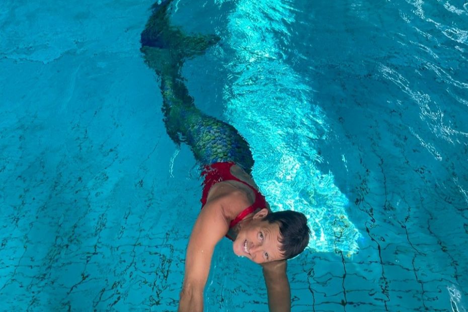 Havmand eller havfrue i sv�mmehallen