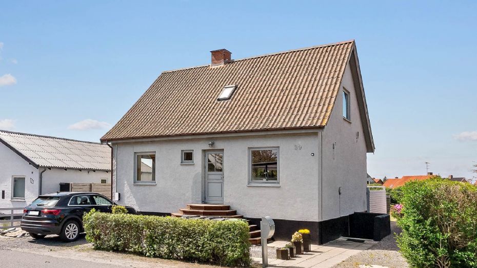 Velholdt villa i attraktivt omr�de i R�nne