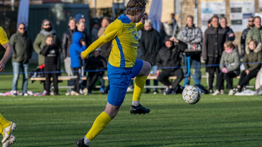 NB Bornholm m�der topholdet p� udebane