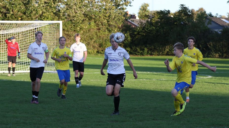 DBU vil holde bedre �je med bornholmske talenter