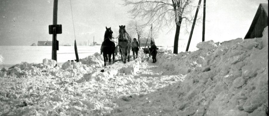 I gamle dage ryddede hele sognet sine veje for sne