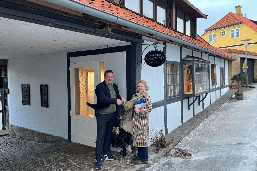 Guldsmed k�ber central ejendom i Gudhjem