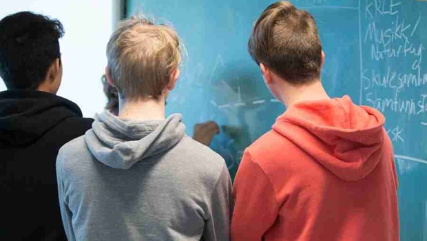 Torsdag 19-3-26 - 10:51 Bornholm l�fter ikke eleverne som forventet