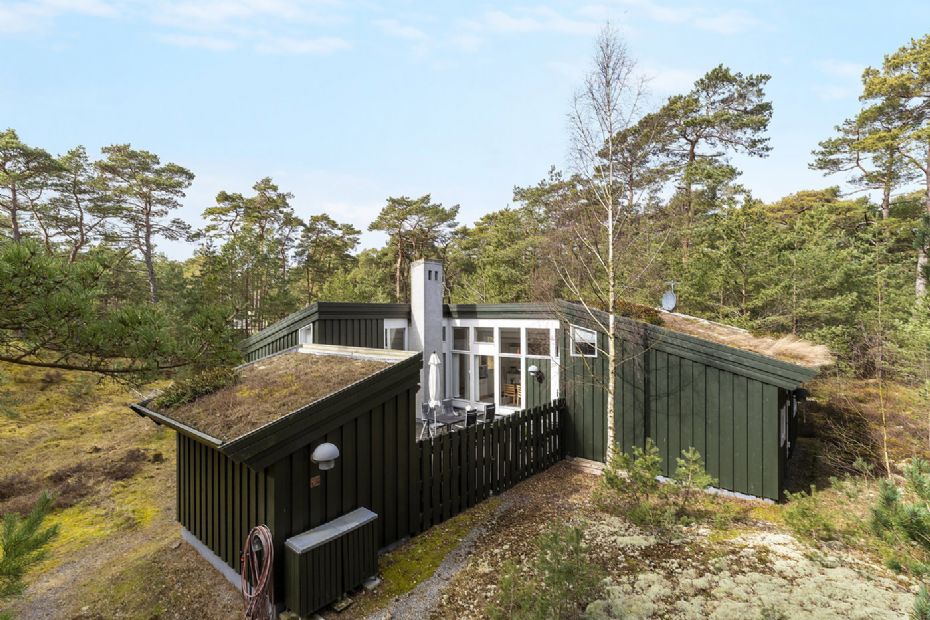 Charmerende sommerhus p� naturgrund ved Dueodde