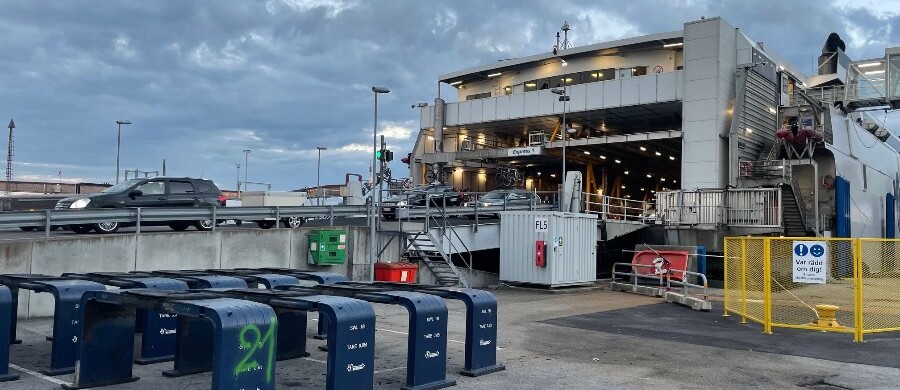 F�rre biler og passagerer p� Ystad-ruten