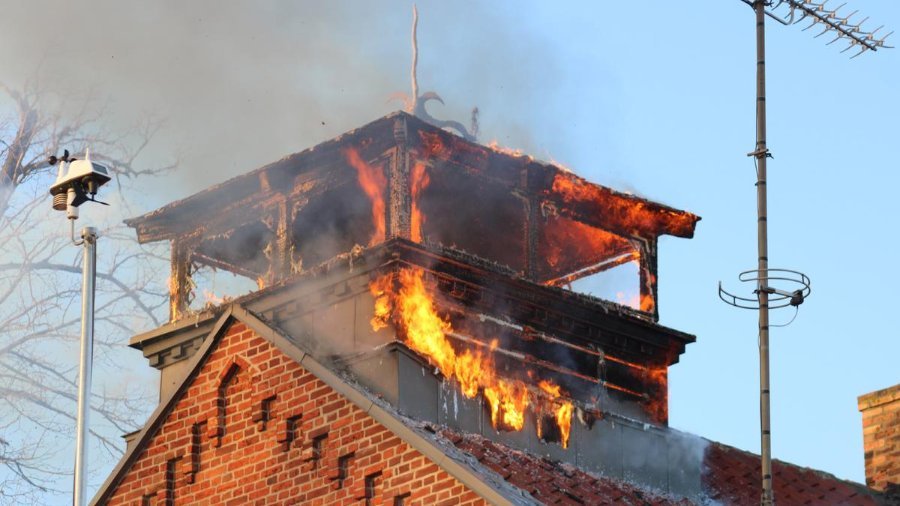 Brand i udsigtst�rnet p� Kikkenborg i R�nne