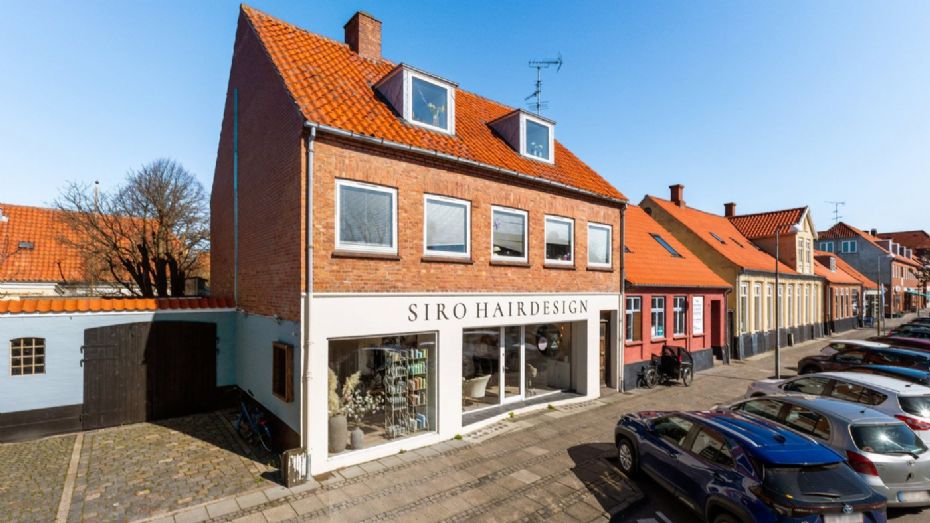 Velholdt lejlighed med udsigt centralt i R�nne