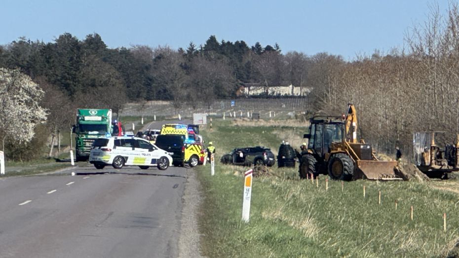 Alvorligt uheld: Vej sp�rret p� Sydbornholm