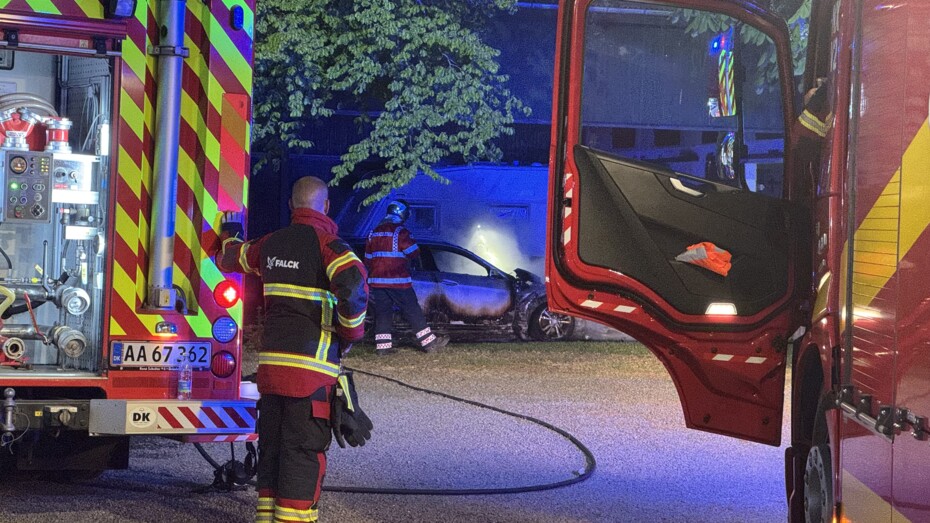 Bil i brand i Pedersker