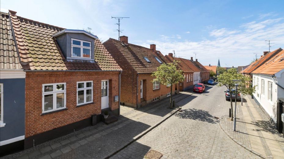 Indflytningsklart byhus med moderne komfort i R�nne