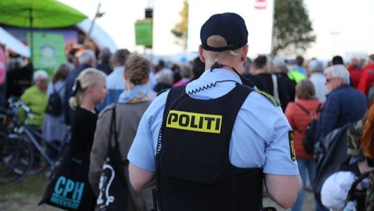 Mandag 18-5-26 - 19:39 43-�rig mand tiltalt for trusler mod politifolk p� Folkem�det