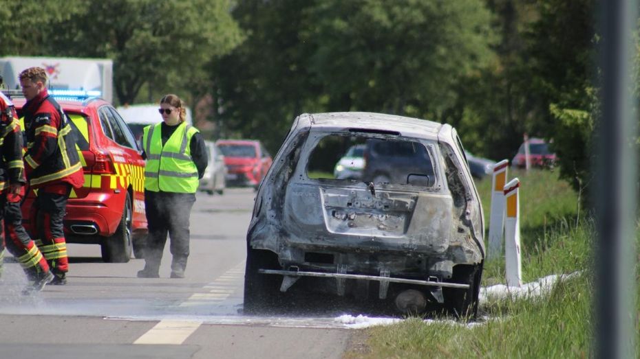 84-�rigs bil br�d i brand i Lobb�k
