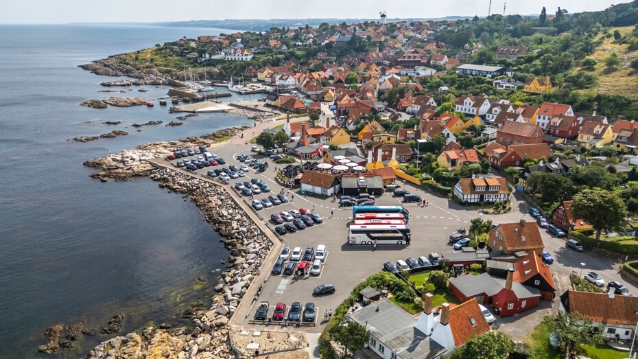 Nu kan parkering p� Gudhjem Havn betales med app