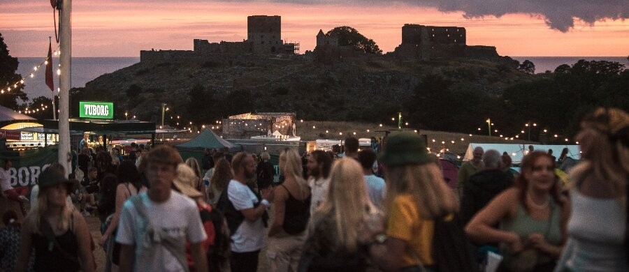 Naboer m� leve med st�j fra Folkem�det og Wonderfestiwall