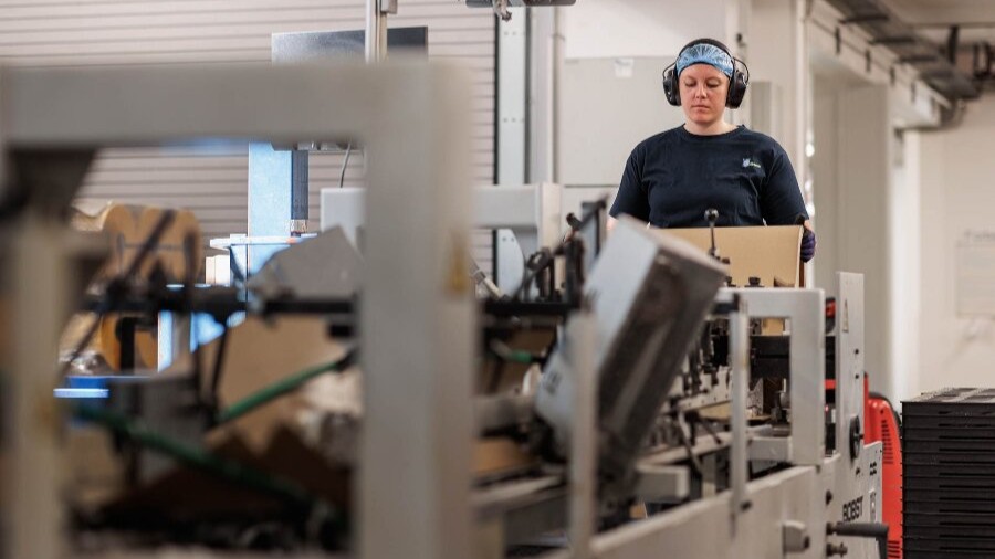 Verdens st�rste producent satser p� genanvendelse