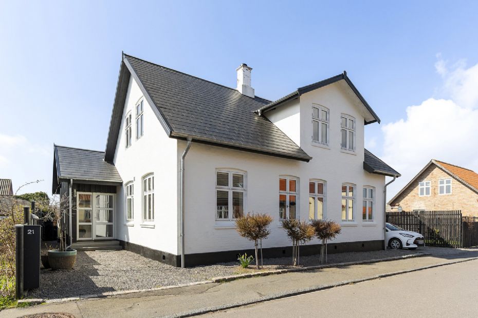 Indbydende villa i hjertet af Aakirkeby