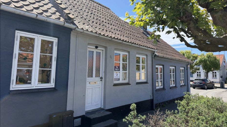 Hyggeligt byhus i R�nne med g�rdhave