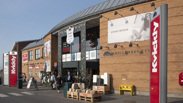 Mandag 29-6-26 - 04:07 Tomme lejem�l gav underskud i Snellemark Centret
